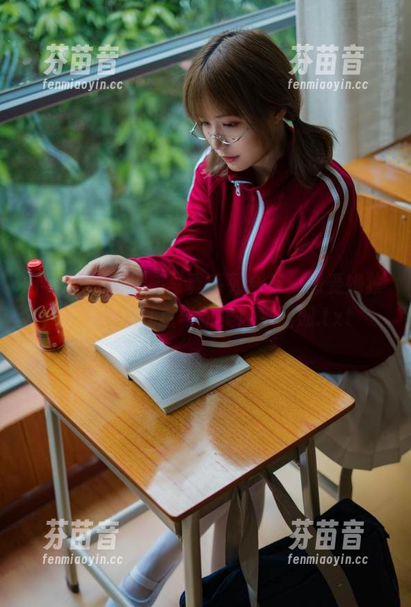 小仓千代w甜心写真系列合集，感受她独特的青春气息与甜美风采图册.txt