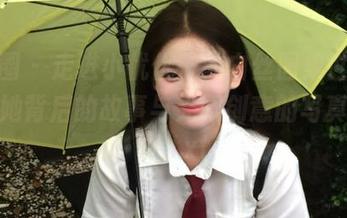微密圈 – 走进小优优子的白丝图集世界，探索她背后的故事与无限创意的写真艺术！.txt