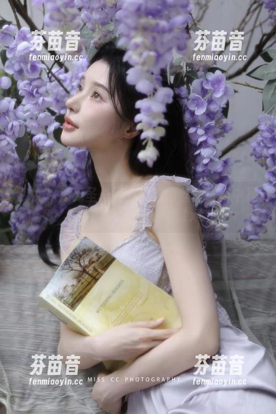 少女秩序无圣光图集：在白丝格子裙中找回那份纯真与幻想.txt
