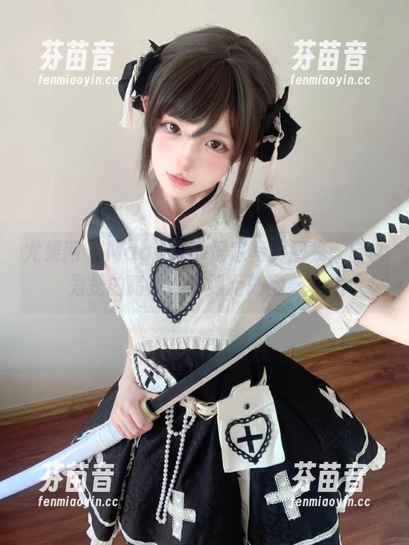 尤果网 - Maggie的居家写真图集：自以为是的高冷，实则无处藏身.txt