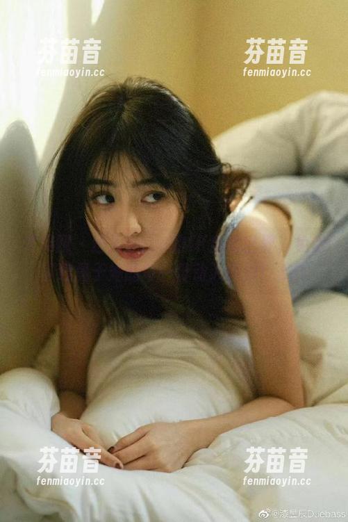 尤果网 - 进入Sara的JK全套世界，免费下载属于她的每一份动人瞬间！.txt