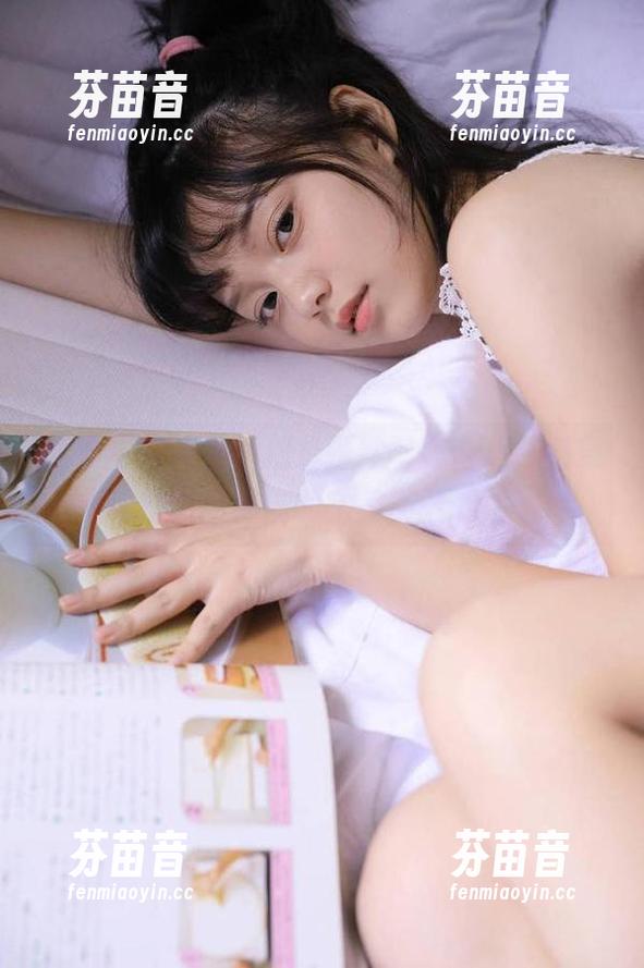尤果网 - 张芷昕别样婚纱写真合集，感受时尚与传统的完美交融.txt