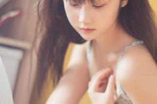 尤果网 – 夏天里的李思宁，私房美图展现出无限可能.txt