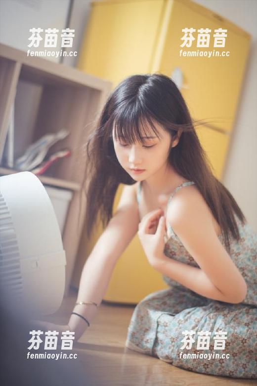 尤果网 - 夏天里的李思宁，私房美图展现出无限可能.txt