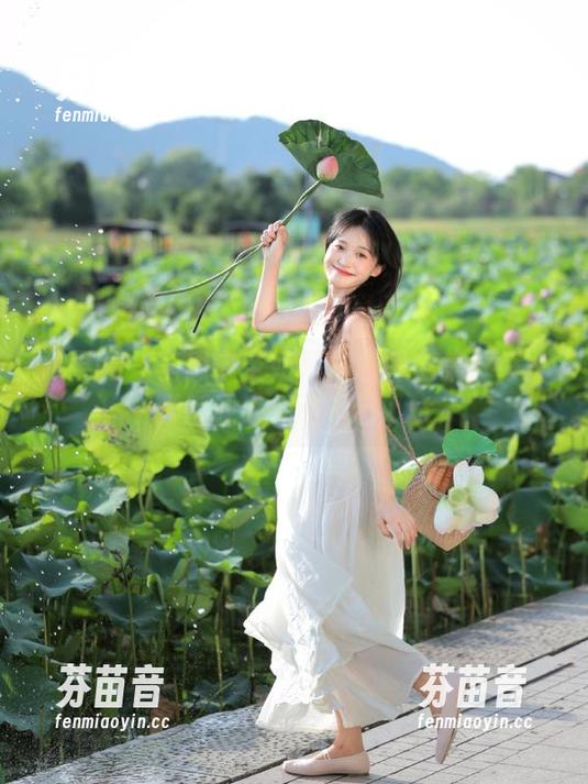 尤果网 - 李思宁空姐写真原图全集：每一张都让人心动不已.txt