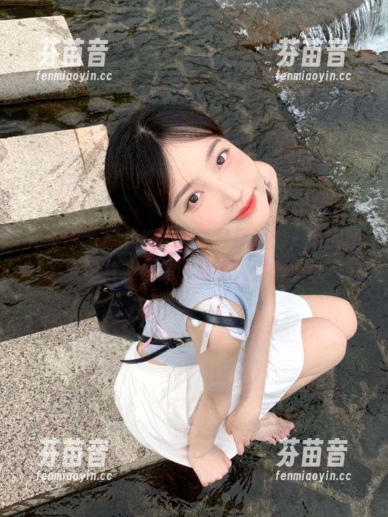 尤果网 - 欣杨Kitty夏日探险：一系列动人图片，便捷下载惹人喜爱.txt