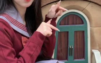 尤果网 – 入梦时刻：琳丽私拍睡衣资源让你体验无与伦比的魅力.txt