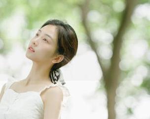 尤果网 – 惊艳四季，纯小希定制连衣裙写真，让你领略不一样的风情.txt