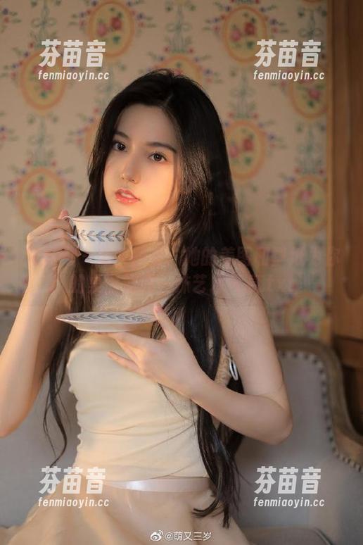 尤果网 - 美替教室：她的美图和壁纸为你的桌面增添一抹艺术气息.txt