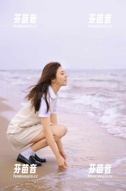 尤蜜荟 - Angela小热巴私拍套装，时尚与色彩交织的图片带来无限视觉享受！.txt