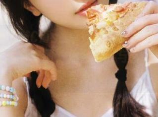 尤蜜荟 – 随Cris_卓娅祺探索户外之美：欣赏美图与套图，体会自然与艺术的完美融合.txt