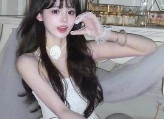 尤蜜荟 – 蕾丝梦境：lingyu69写真作品中的女性力量与柔美结合.txt