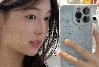 尤蜜荟 – 一键拥有！网盘里允尔学姐的写真作品让你过足瘾！.txt