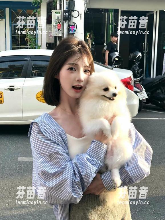尤蜜荟 - 周于希sandy丝袜写真集精选：柔滑与风情交织，倾情演绎时尚女性的优雅之路.txt