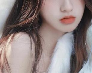尤蜜荟 – 左冰Queen最新睡衣写真集：在家也要做个优雅的女神，你准备好了吗？.txt