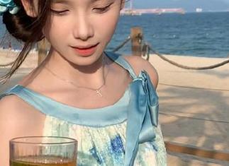 尤蜜荟 – 穆菲菲在线写真展：妹妹妹带你领略不一样的美学风格.txt