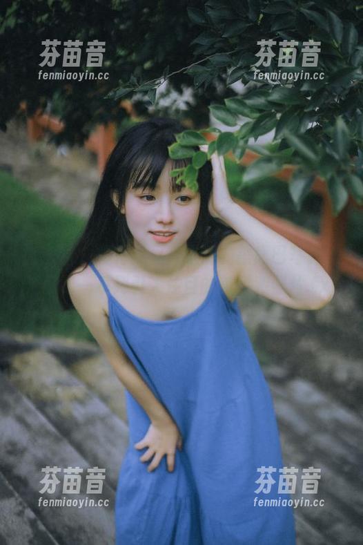 微密圈 - 模特就是阿朱啊的摇尾巴写真，汇聚了一系列引人注目的美图和照片.txt
