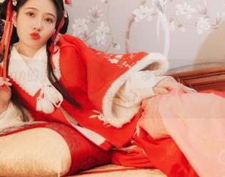 发现年年Nnian的小豹宝美图合集，带你穿越梦幻与现实的奇妙世界.txt