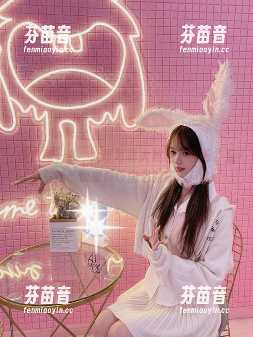 微密圈 - 徐珺大哥写真大放送，性感才是必杀技，快来解锁图包的秘密！.txt