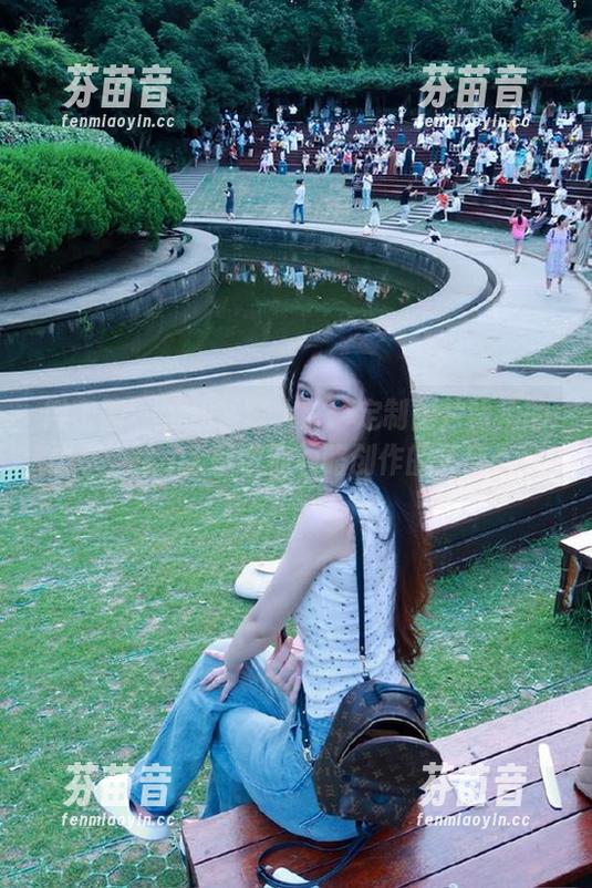 微密圈 - 学姐写真大赏：定制图片背后的故事，徐珺大哥带你领略创作的灵感.txt