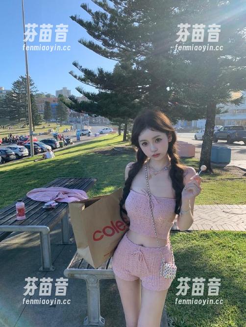 微密圈 - 福利图集欣赏：徐珺大哥夏日写真，定格盛夏的美好.txt
