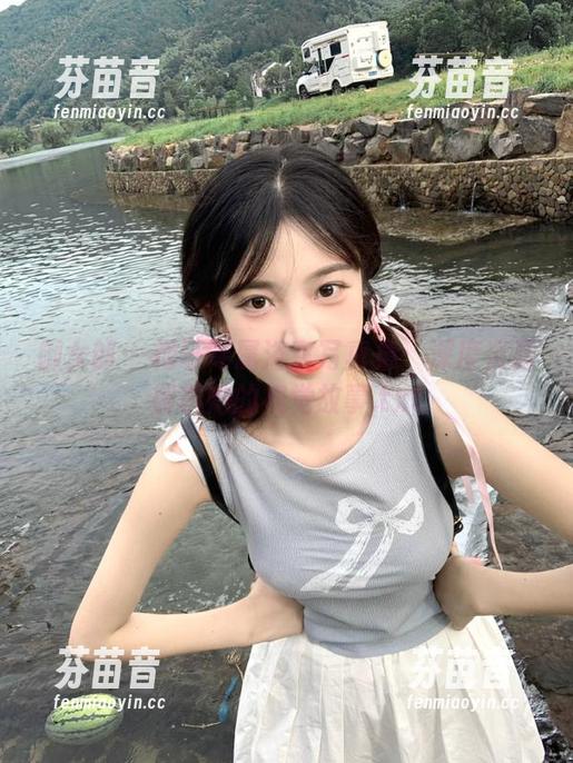 御女郎 - 梅哥专属浴室写真集：深度资源解析她的视觉故事.txt