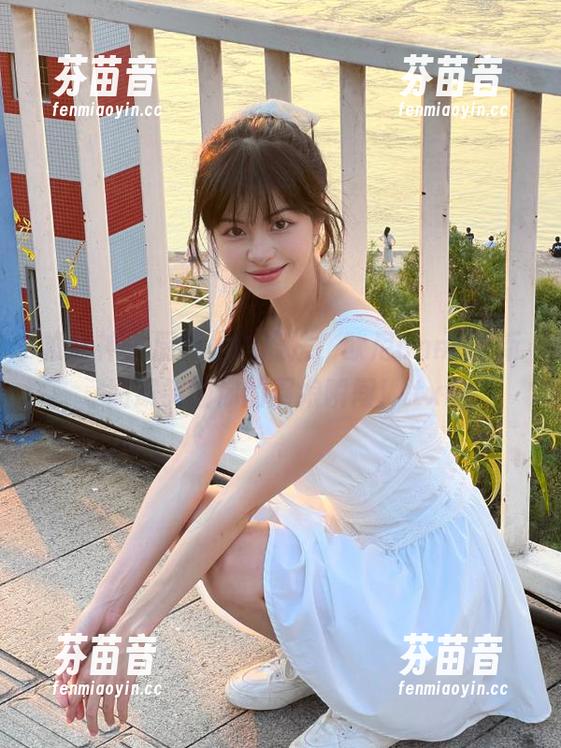 推女神 - 厨房里的魔法，欧尼anne最新图册笑翻你的厨娘瞬间！.txt