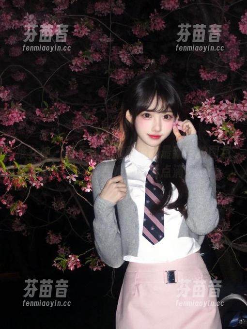 推女神 - 青春印记：程彤颜最新自拍图包更新，与你分享她的生活点滴！.txt