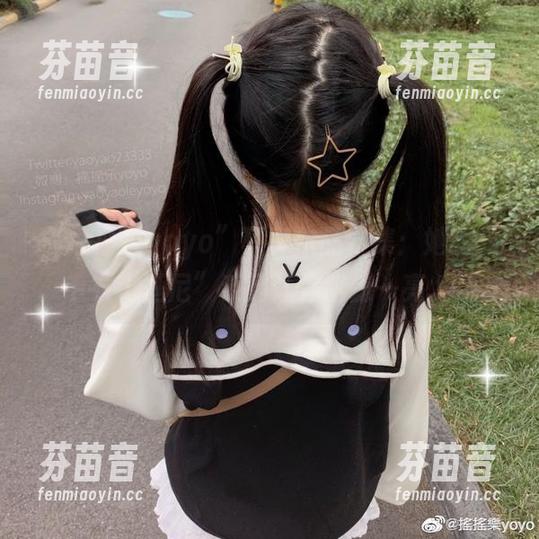 “摇摇乐yoyo”写真作品合集：她的“毛衣比基尼”系列让你眼前一亮.txt