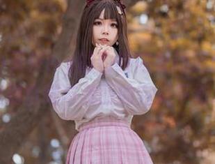 从无颜小天使wy的豹纹内衣精选作品集中，找到自嘲与美丽的完美平衡.txt