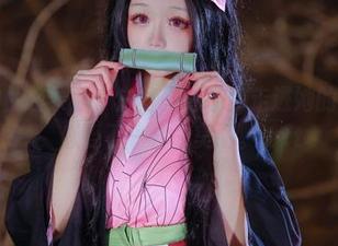 无圣光中的日奈娇：白丝图包带你走进她的私密世界，感受不一样的美丽。.txt