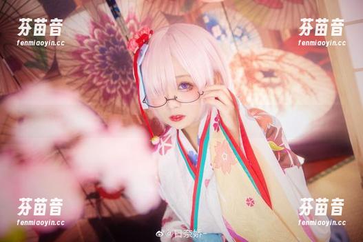 潮流写真精选：日奈娇学姐的全新作品等你来下载！.txt