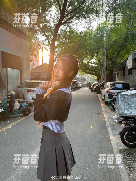 星野咪兔豹纹写真精选，带你领略她的无限魅力与摄影艺术.txt