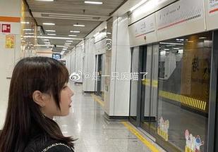 是一只废喵了的居家写真，最新福利图包助你解锁夏日风情.txt