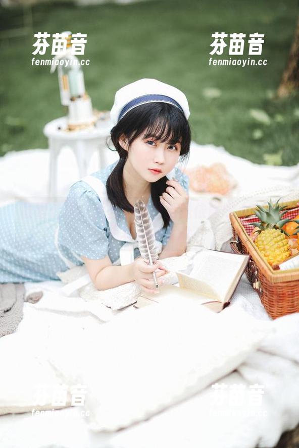 颠覆传统：无圣光呈现的是依酱呀小女巫写真作品.txt