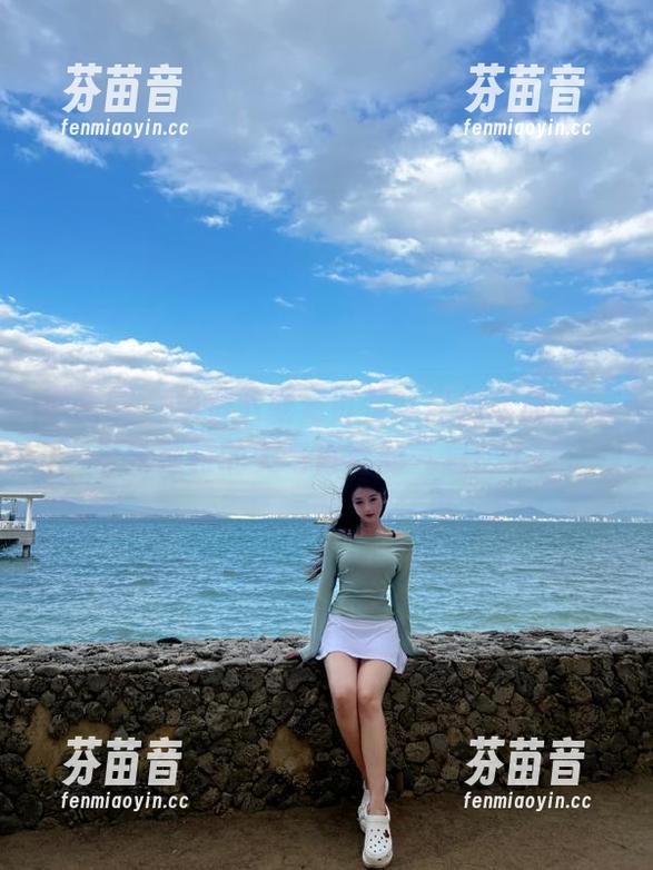 微密圈 - 免费下载是可馨吖自拍作品，感受她独特的美与青春的气息！.txt