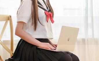 一起来欣赏是青水花嫁图包，分享她的唯美视觉盛宴.txt