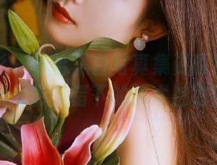 月下摄影 – 恰恰黑白写真集资源揭晓：让你体验光影交错下的艺术魅力！.txt