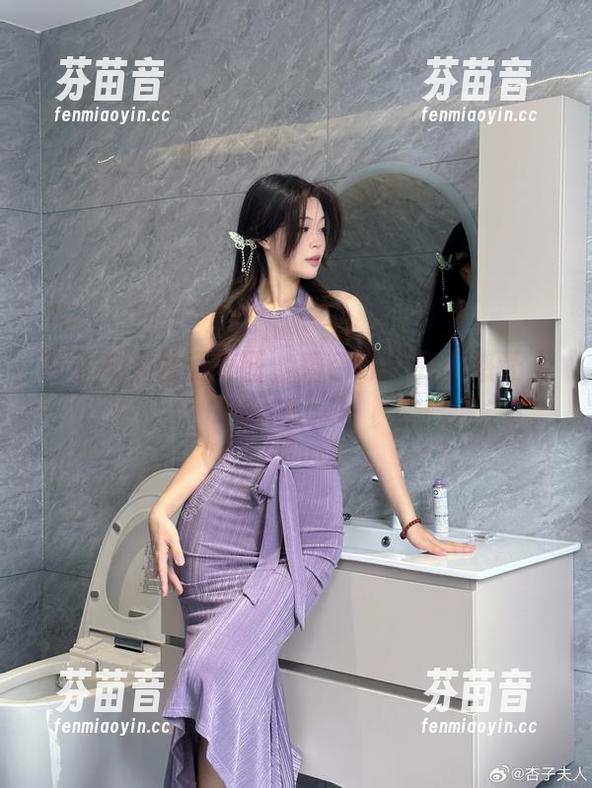 杏子夫人私房美图，秀色可餐的诱惑让人陶醉.txt
