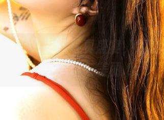 杨衣yangyi女孩写真盛宴，精选套图带你体验灵动与美丽.txt
