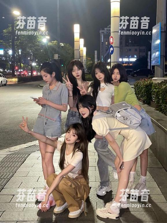 果团网 - 通灵儿肉丝写真图片新更新，带你进入梦幻般的可爱世界！.txt
