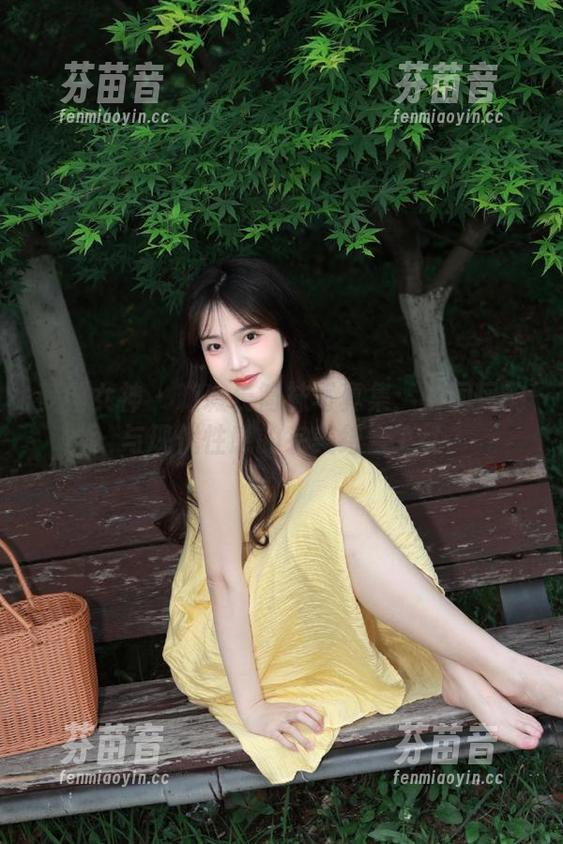 梦丝女神 - 璇璇长筒袜写真集：中国风韵与现代性感的完美结合.txt
