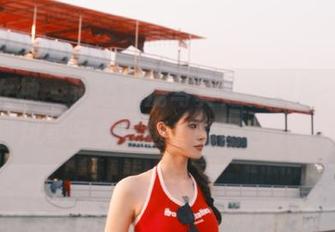 梦丝女神 – 海边私房写真之花月舞：记录独特风景与女性魅力的图包盛宴.txt