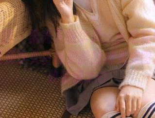 森萝财团 – 柔光下的华美：小奶糕Milky双马尾美少女白丝美腿的精美美图套图尽收眼底.txt