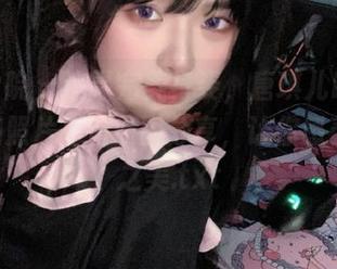 模范学院 – 追寻完美身姿，唐琪儿Beauty瑜伽照片高清原图分享，让你感受灵动之美.txt