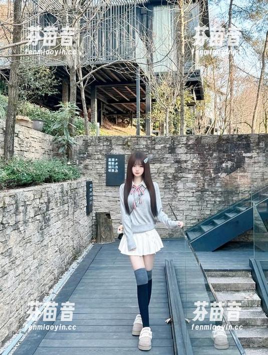 模范学院 - 无圣光姗姗就打奥特曼棉袜特辑：梦幻般的写真合集，记录每一个细腻瞬间.txt