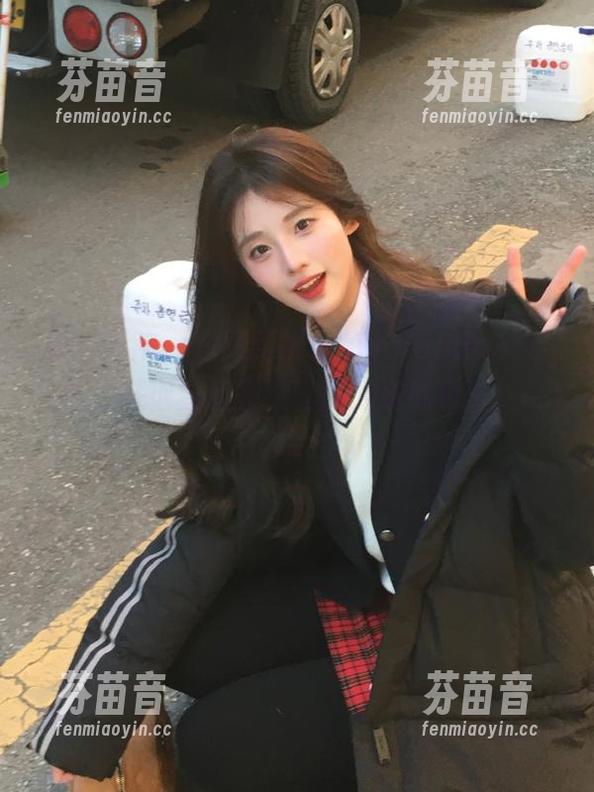 模范学院 - 珍藏版桃小兔yolanda美足原图，获取全新视觉享受的资源合集！.txt