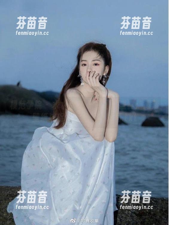 模范学院 - 水水er双马尾写真盛宴：高清壁纸捕捉青春的闪亮瞬间.txt