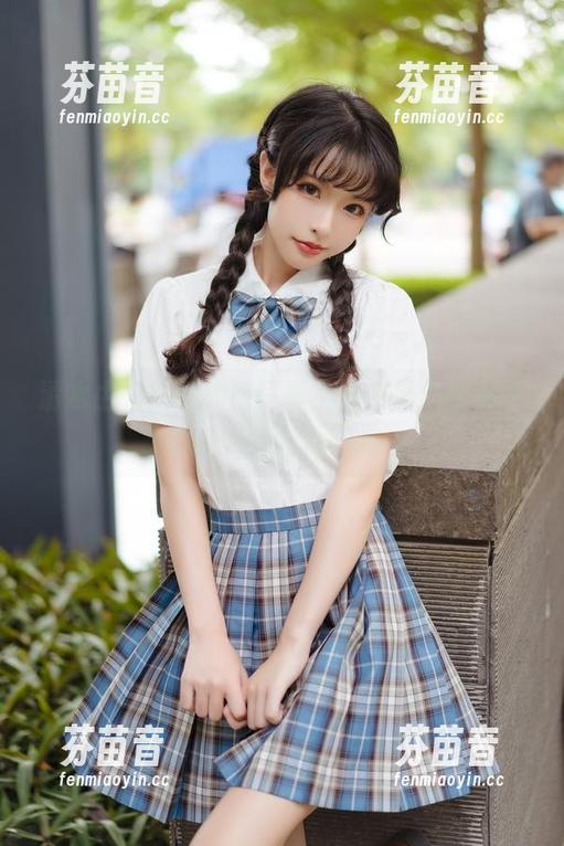 清水由乃 清水由乃新年旗袍写真,免费图包等你来发现优雅魅力!.txt