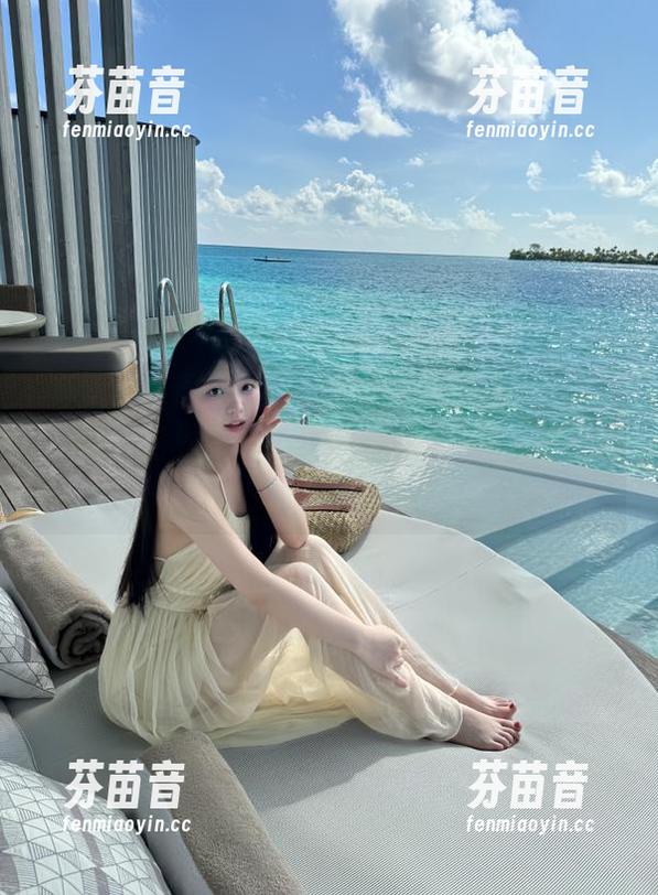爱蜜社 - 让定制Luvian白色图集带你进入梦幻世界，每一幅都是独一无二的艺术品！.txt